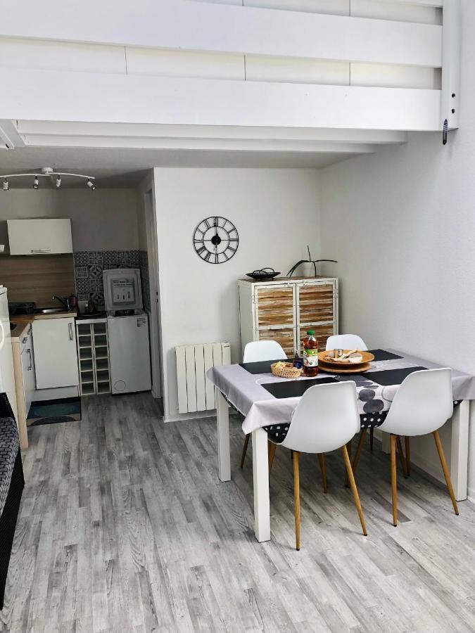 Appartement Duplex Lumineux Idealement Situe 아레즈 외부 사진