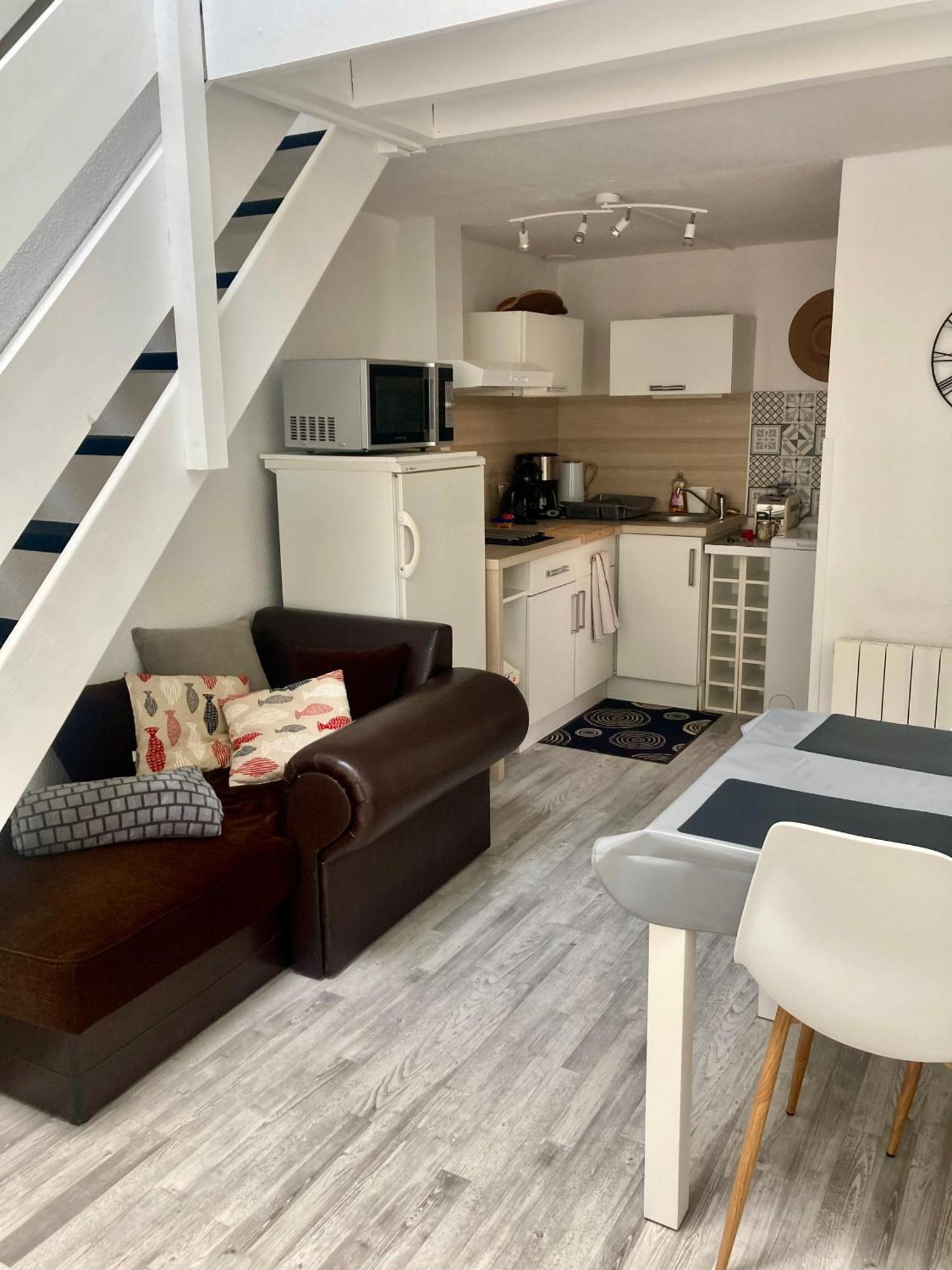 Appartement Duplex Lumineux Idealement Situe 아레즈 외부 사진