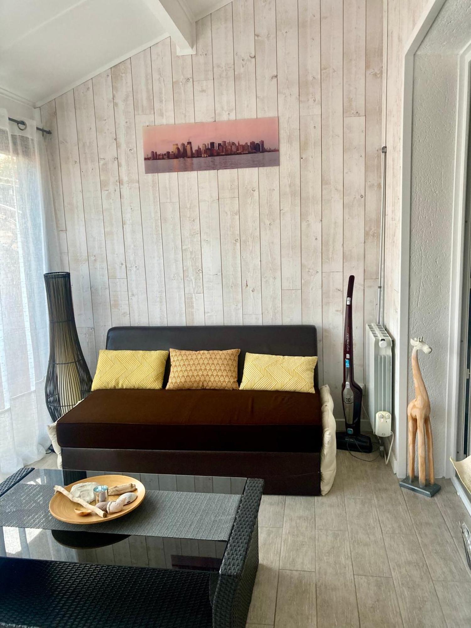 Appartement Duplex Lumineux Idealement Situe 아레즈 외부 사진